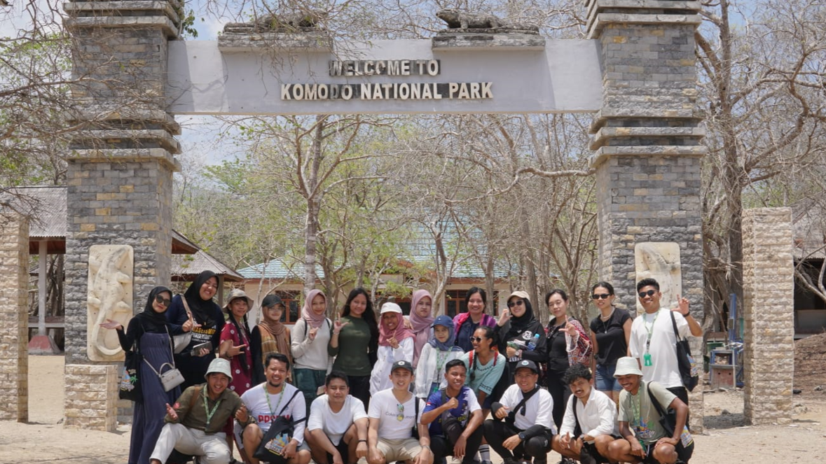 Harmoni Pengabdian dan Diplomasi Budaya: Jejak Pengabdi Muda #11 di Jantung Manggarai Barat