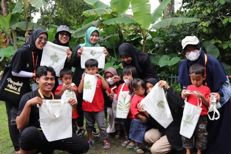 Bangun Kepedulian Sosial, 100 Pemuda dari Pelosok Negeri Sukseskan “Pengabdi Muda #6” di Yogyakarta